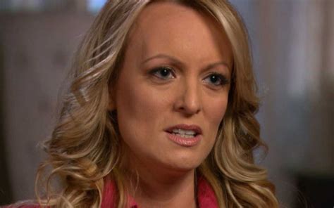 Vídeos Pornôs de Stormy Daniels 